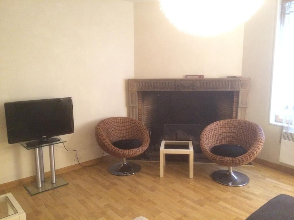 L'Appartement De La Maison Du Theatre Saint Bonnet Bourges Room photo